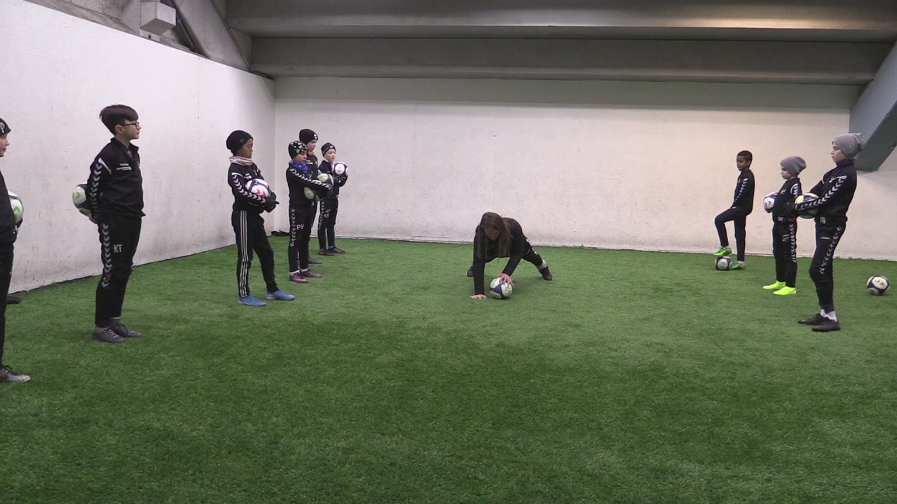 5 Planke på ball.mp4